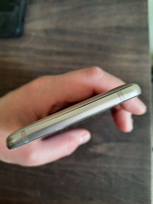 Телефон Samsung на 2 картки