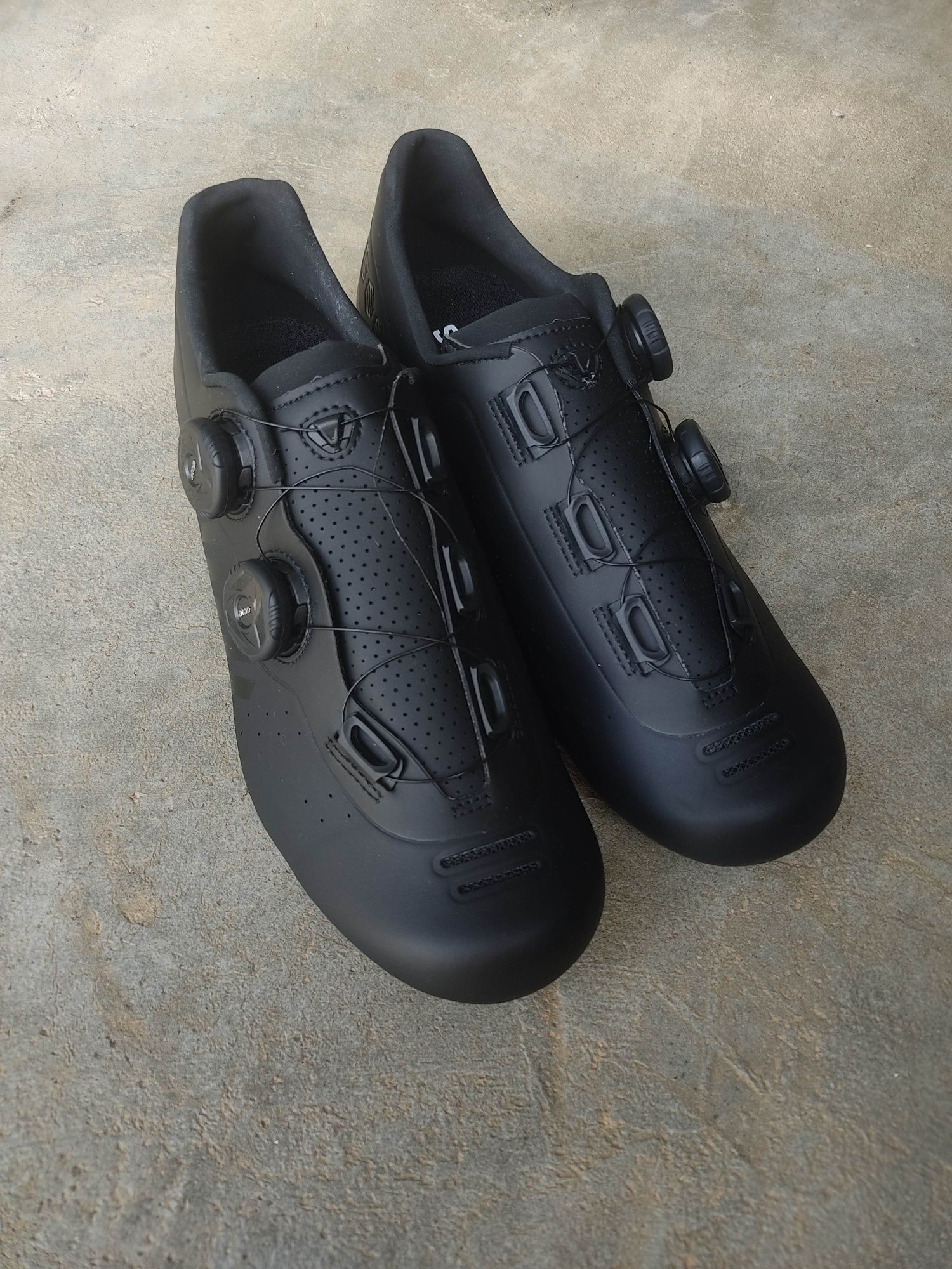 Sapato Siroko Revolve 42