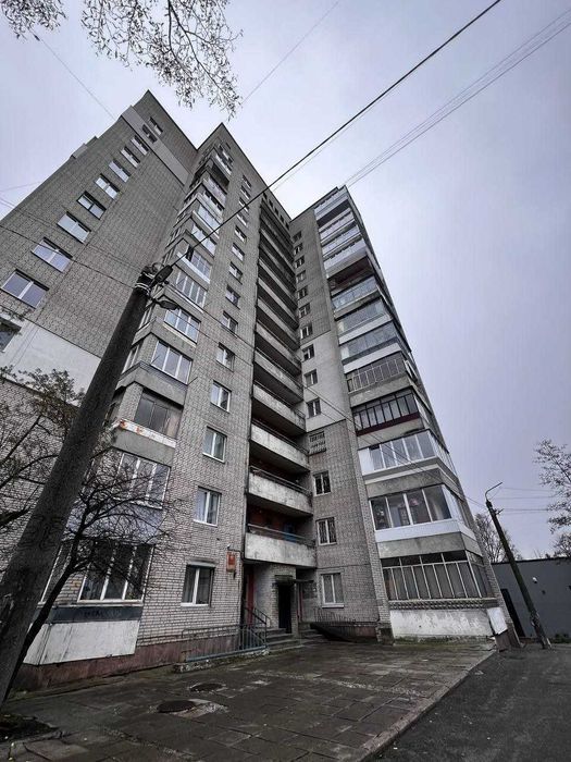 Продаж 2-кім. квартири на вул. Широка