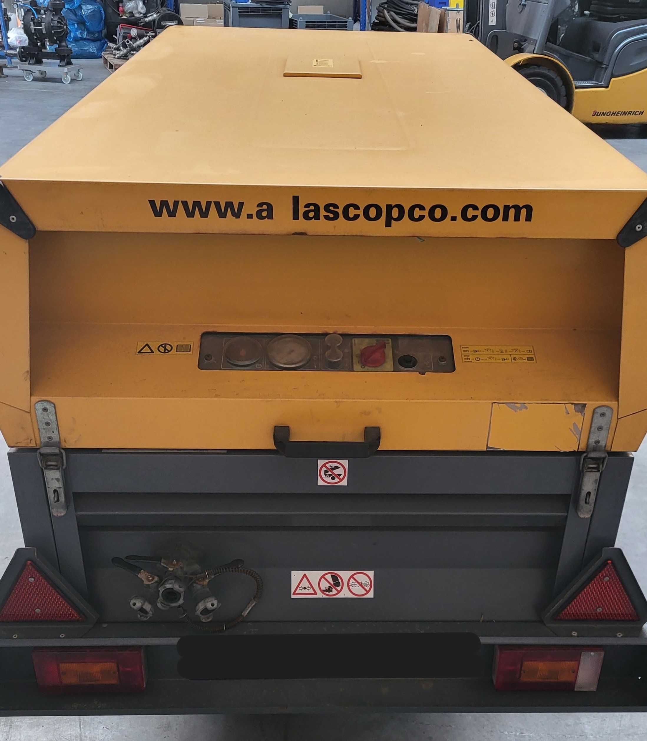 Kompresor Atlas Copco XAS97 5,3m3 2014r,360mh+osuszacz powietrza.