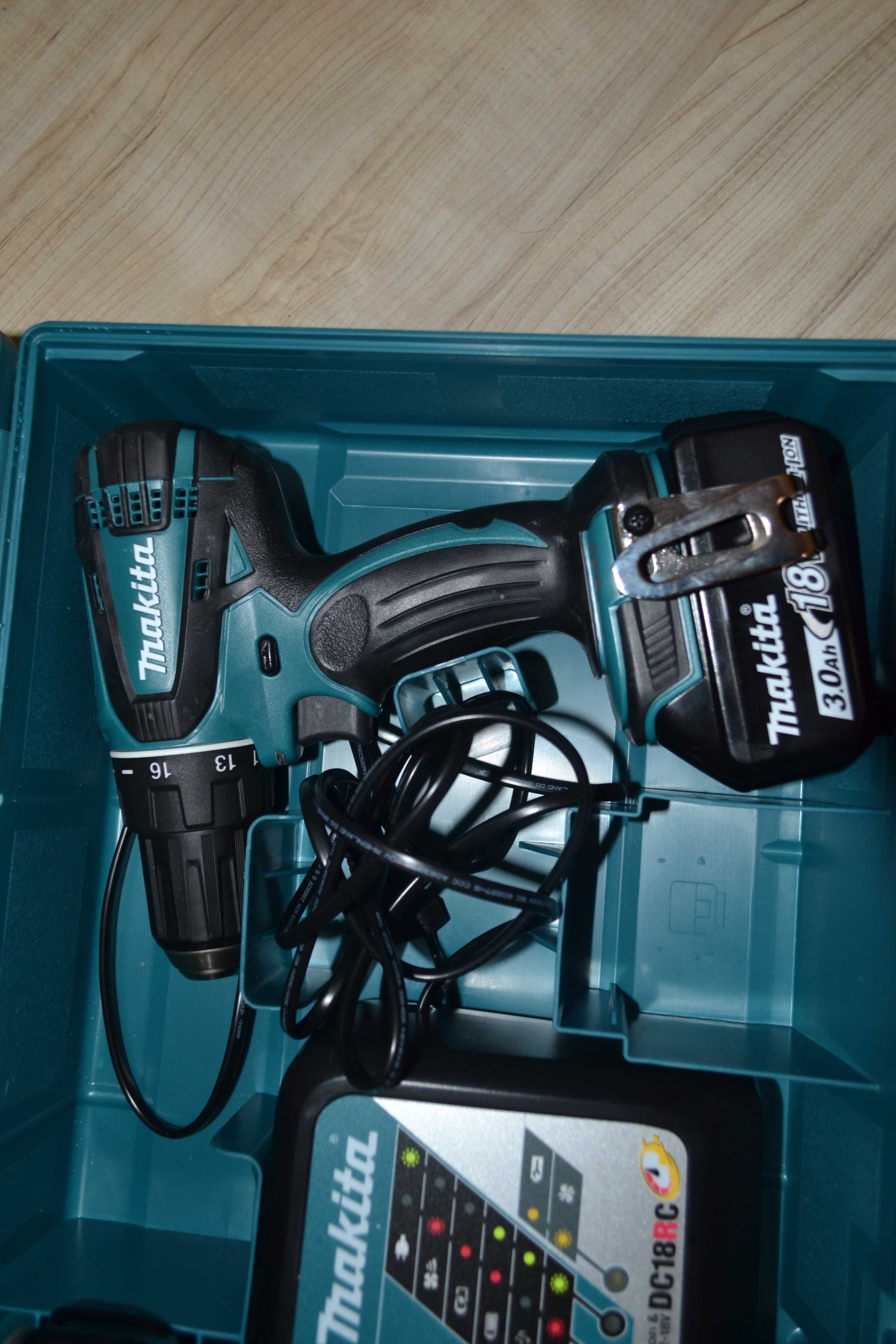 Аккумуляторная дрель-шуруповерт Makita DDF 456 RFE