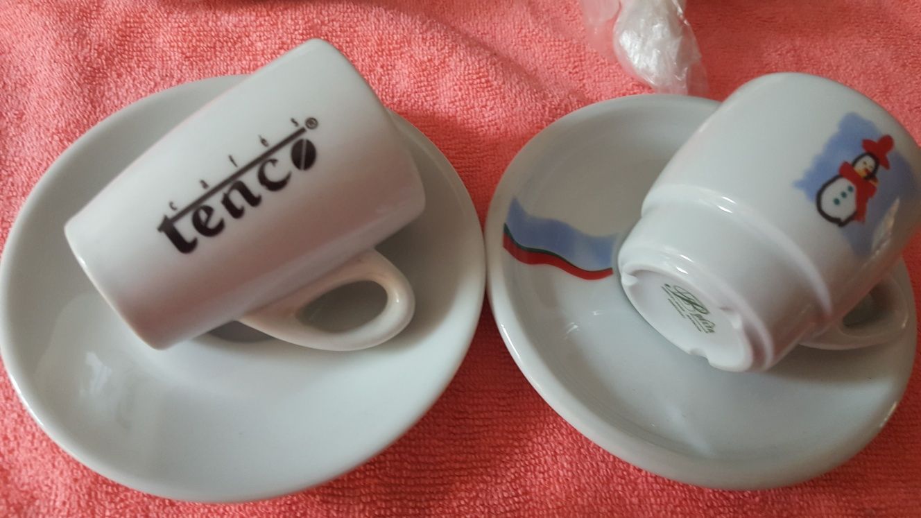 Diversas chávenas de coleção