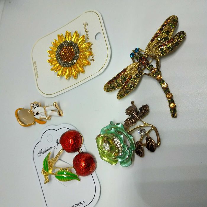 Брошь брошка бижутерия стразы птица