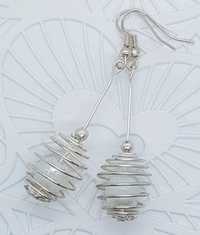 Białe perły w oplocie wiszące kolczyki perełki biżuteria handmade