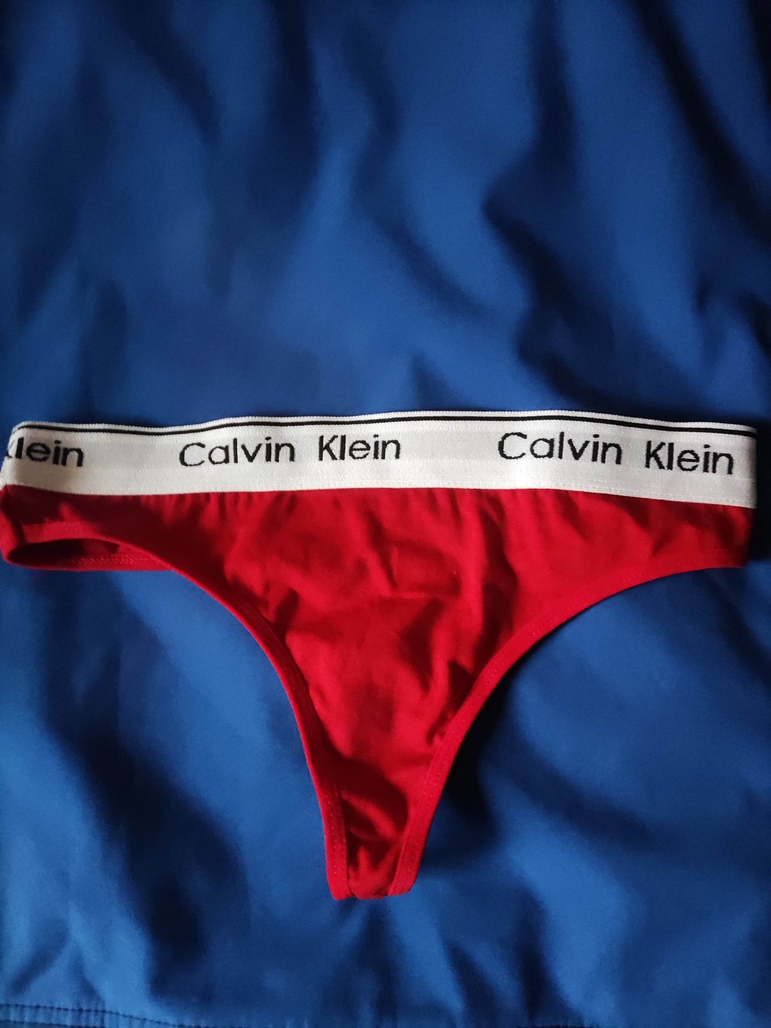 Majtki stringi Calvin Klein rozmiar L