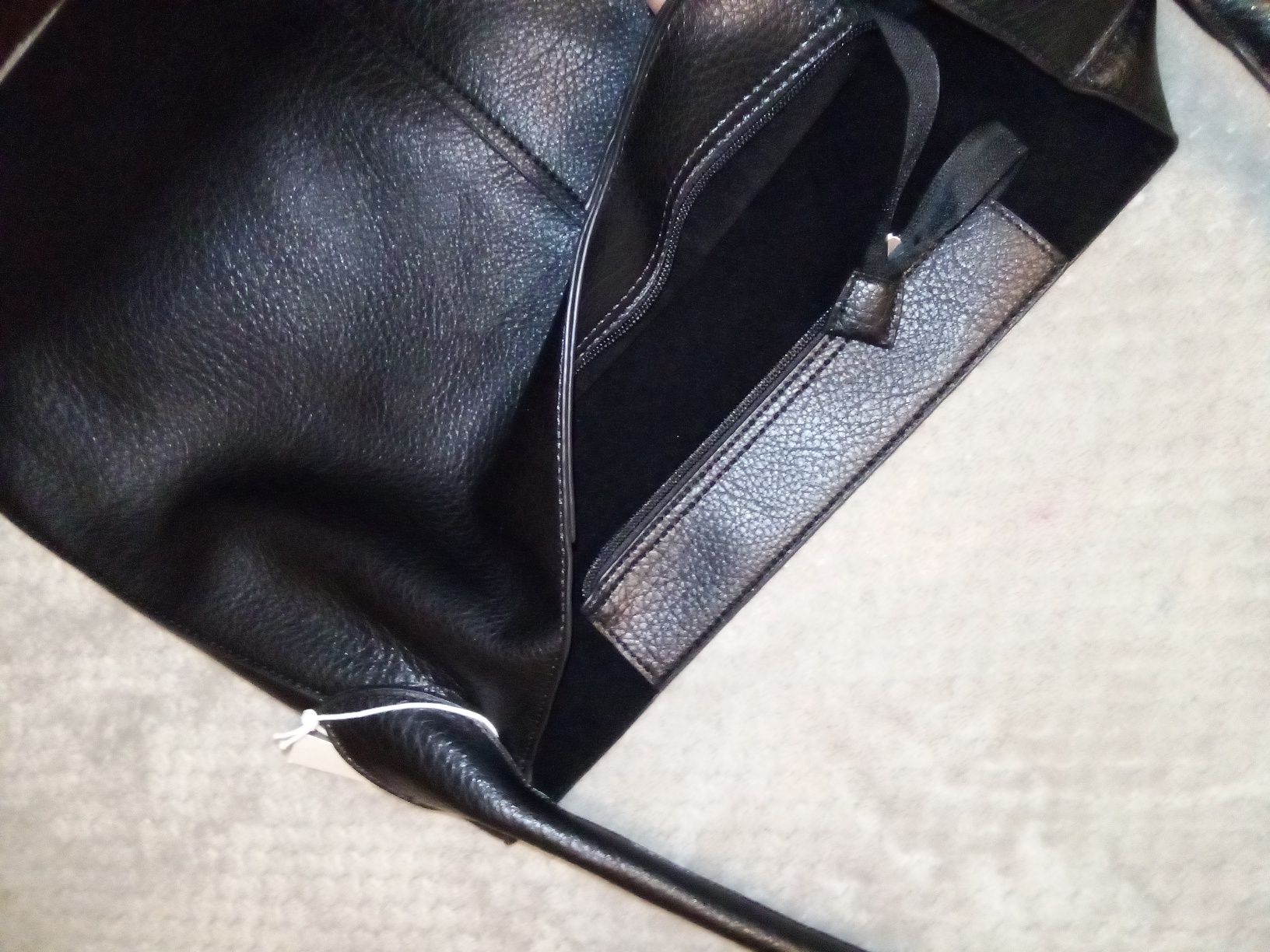 Nowa czarna torebka na ramię Reserved