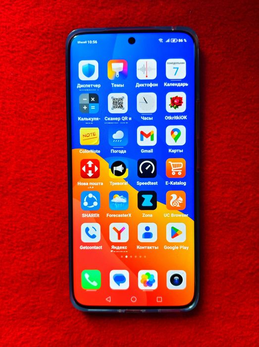 Смартфон honor 90. Памяти 12-256 гб.Камера 200мп.