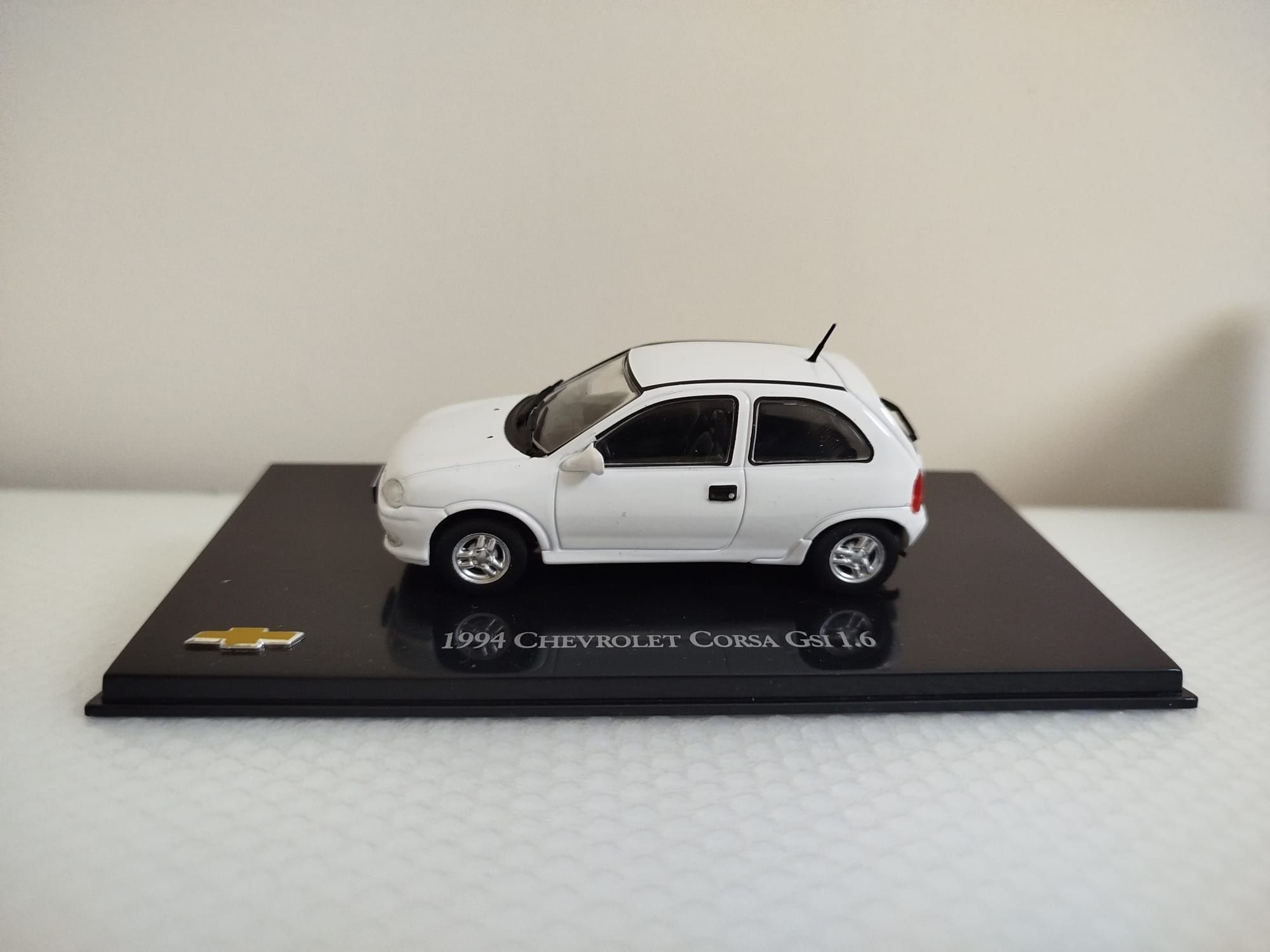 Miniatura Chevrolet Corsa GSI 1/43 Nova