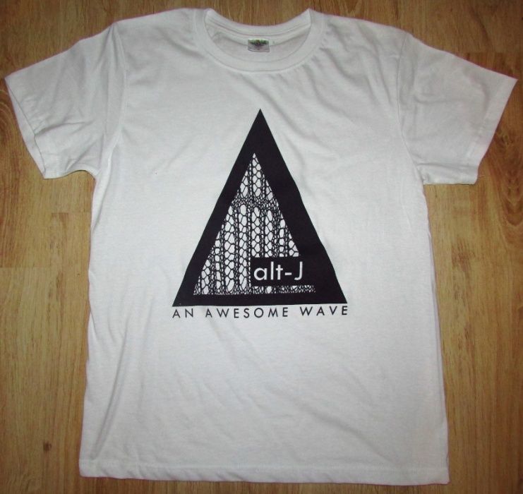 The XX / Foals / Alt-J  / Two Door Cinema Club/  MGMT / Kooks - Tshirt