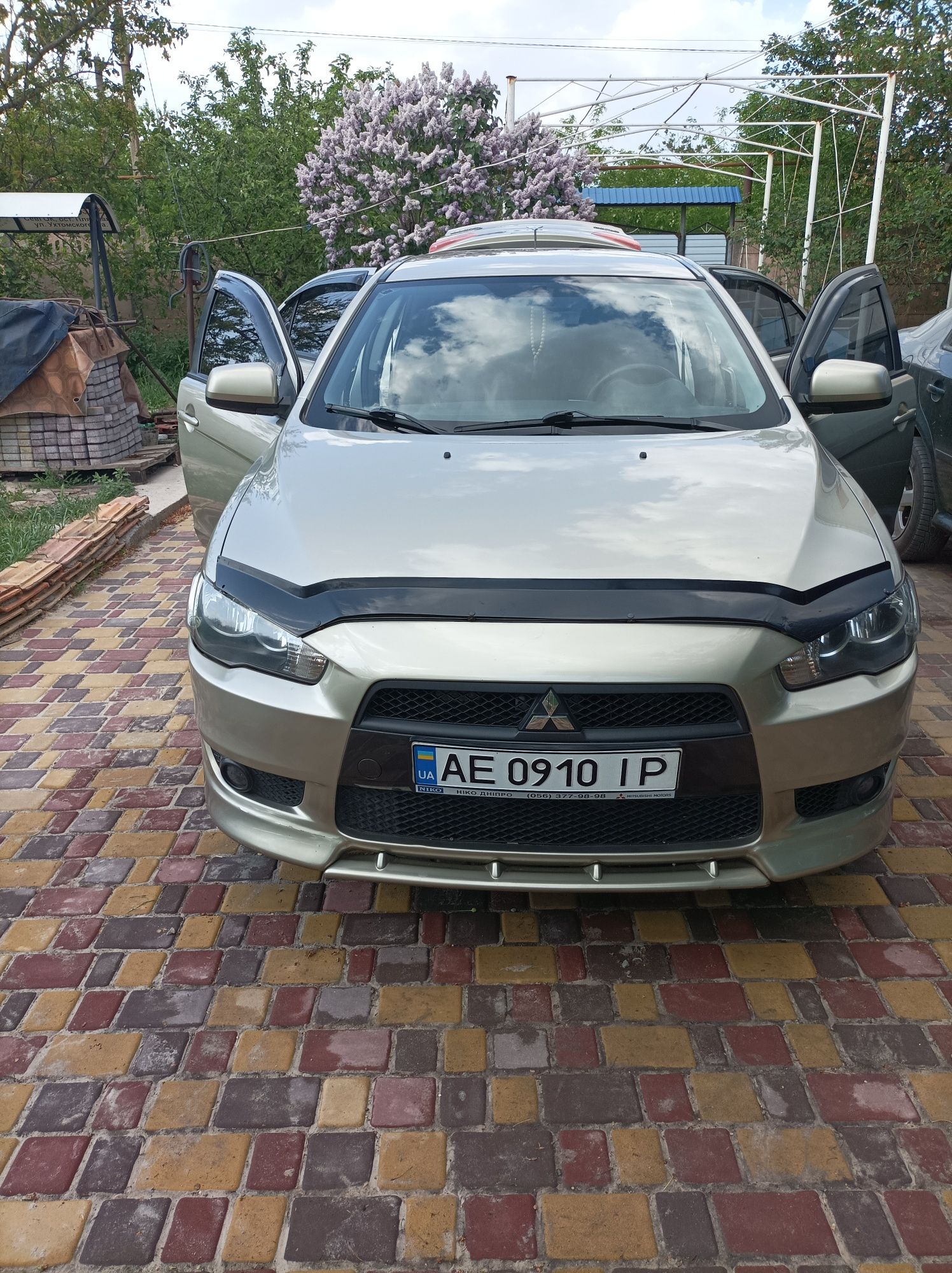 Mitsubishi lancer