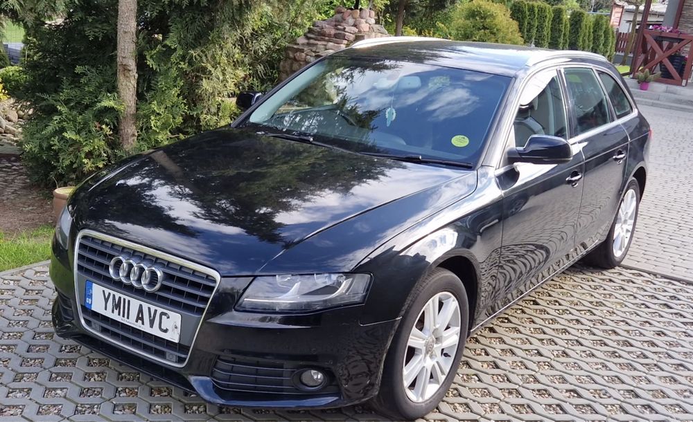 Сидение, консоль, подлокотник. Audi A4 b8 универсал потолок. Козырёк.