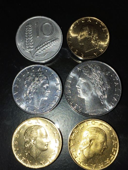 Moedas de Itália não circuladas e 50 Liras 1941 circulada