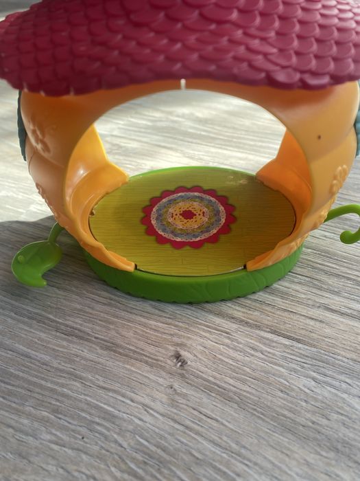 Domek pszczółek 2 laleczki