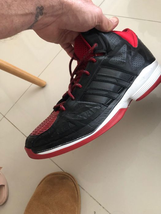 Ténis Air Jordan Retro e Adidas Basketball 46