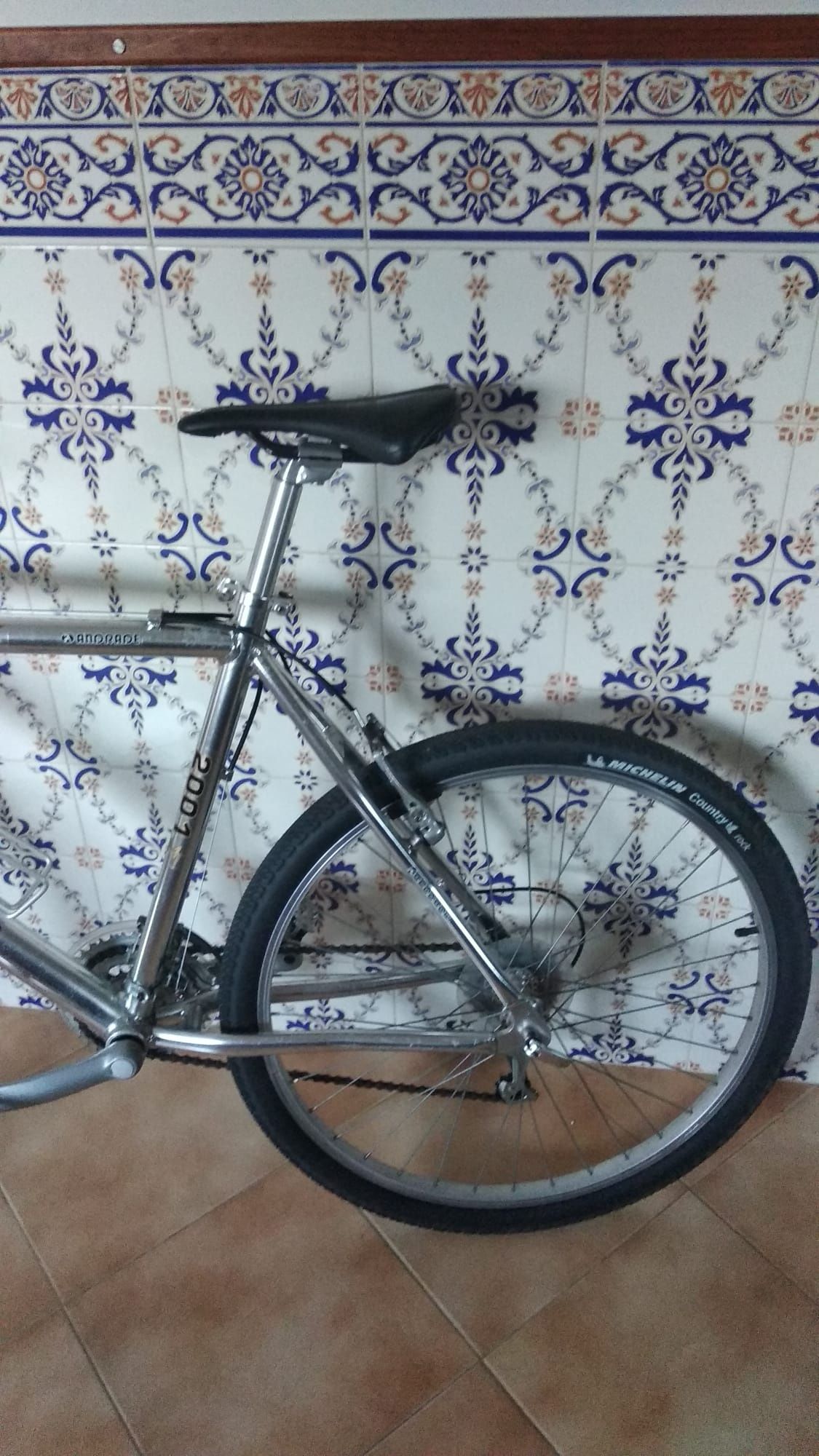 Bicicleta com pouco uso