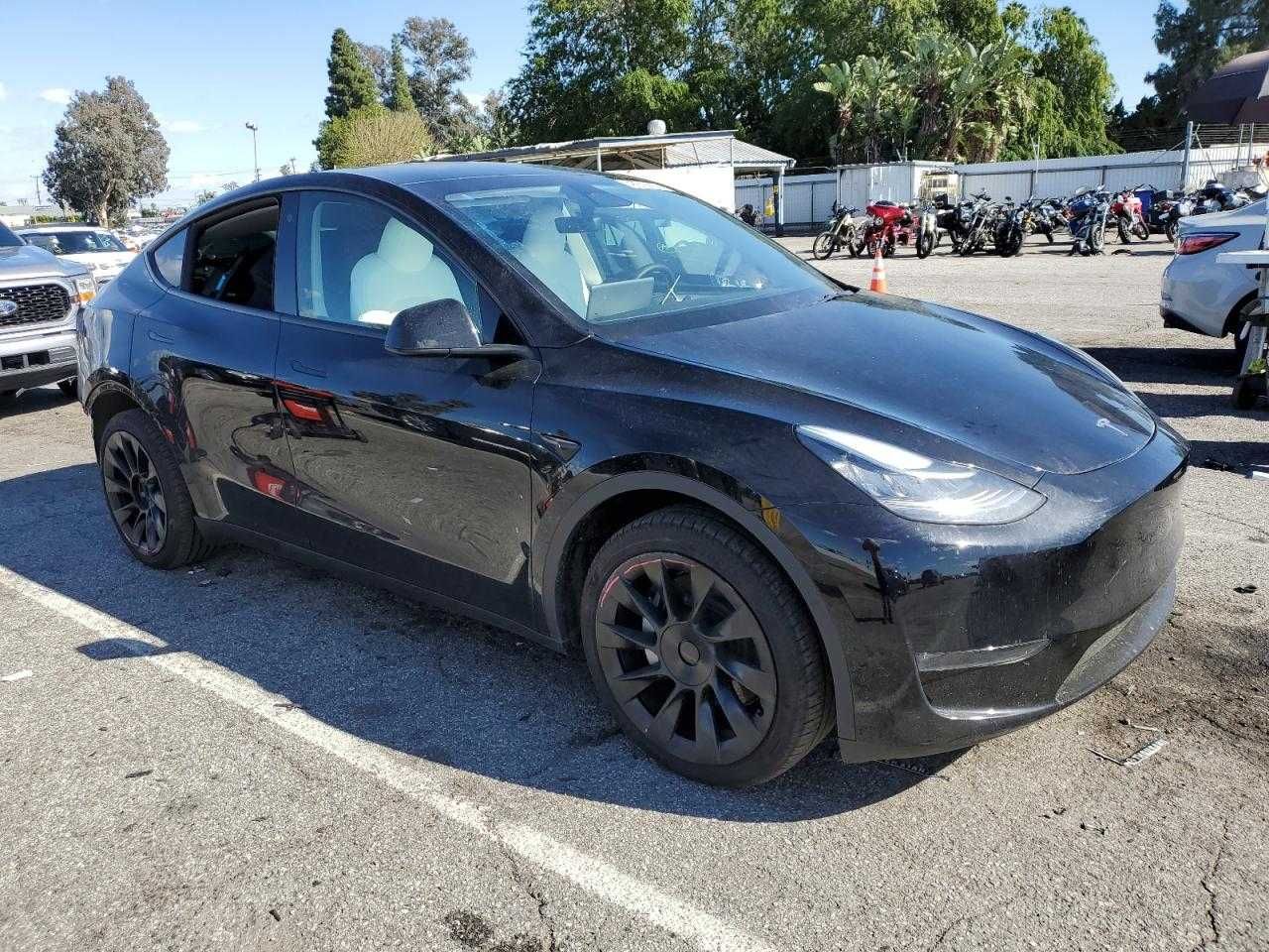 Tesla MODEL Y 2023