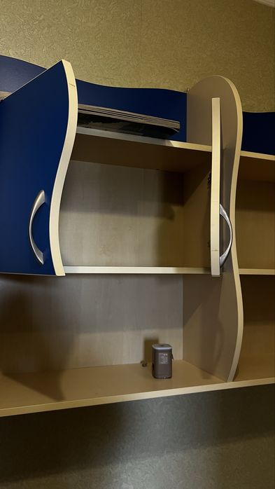 СРОЧНО!!! Комплект мебли (шкаф , кровать, полки)