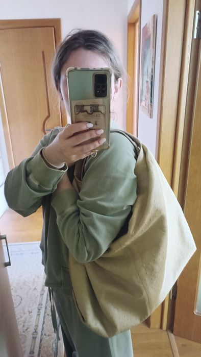 Сумка хобо зі страусиної шкіри Furla