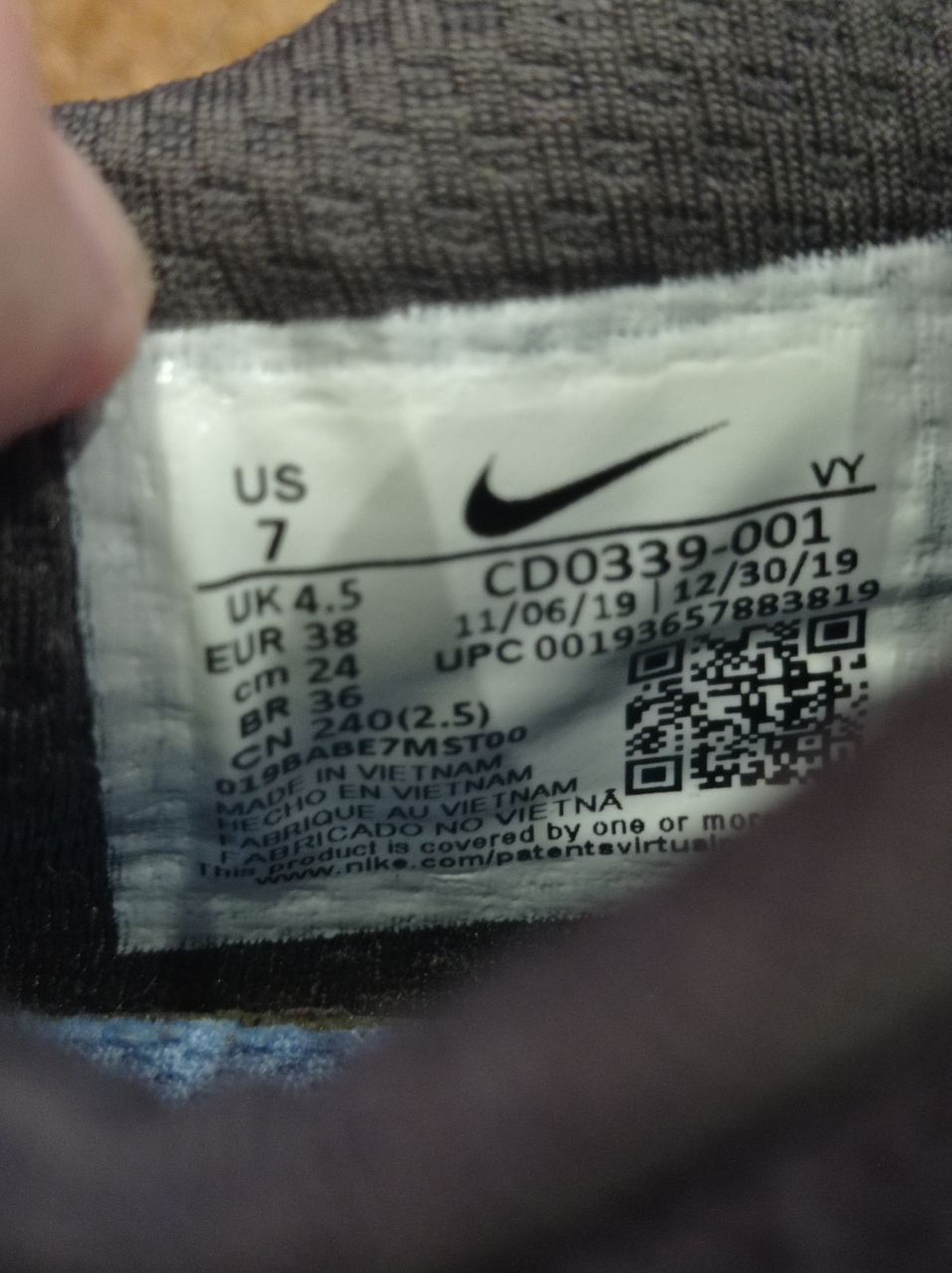 Кроссовки Nike Renew