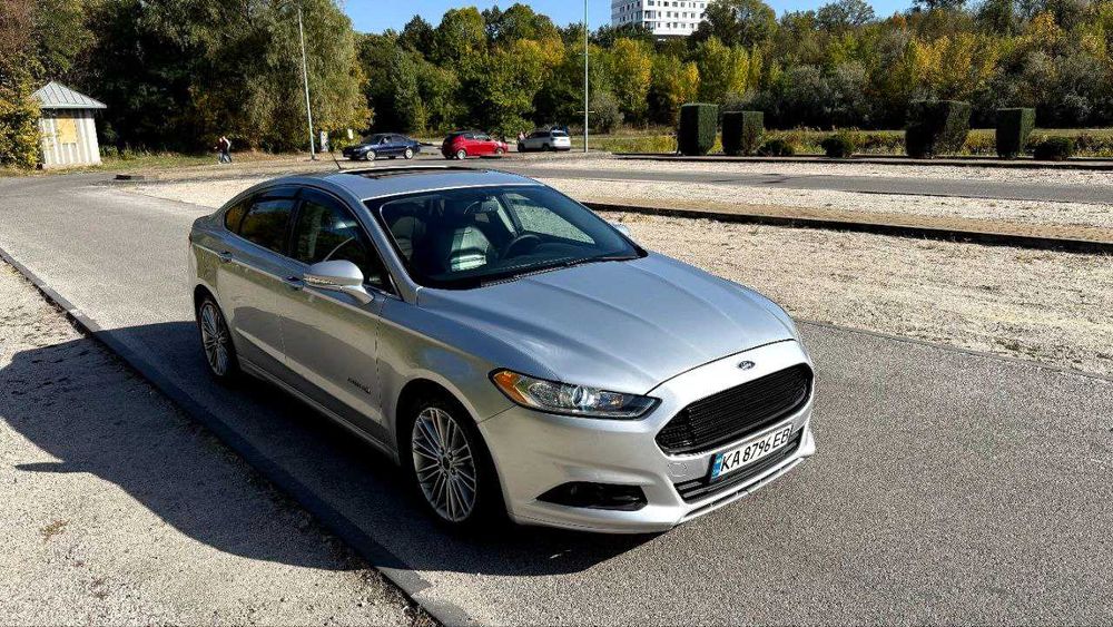 Ford Fusion Hybrid SE 2014 — економний і комфортний гібрид