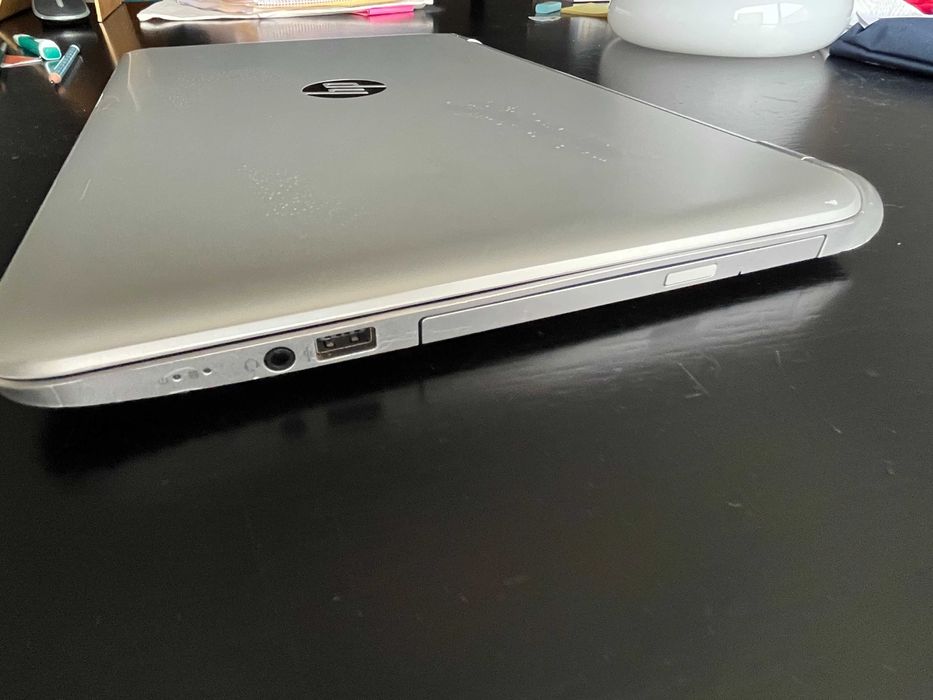 Portatil HP Pavilion 15-n206sp | i7 8GB |120GB SSD |Win10 Bateria Nova