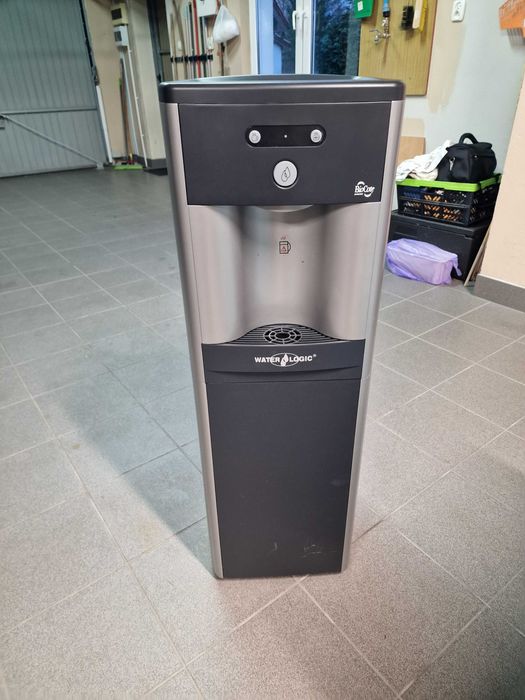 Dystrybutor wody z podłączeniem do sieci Water Logic