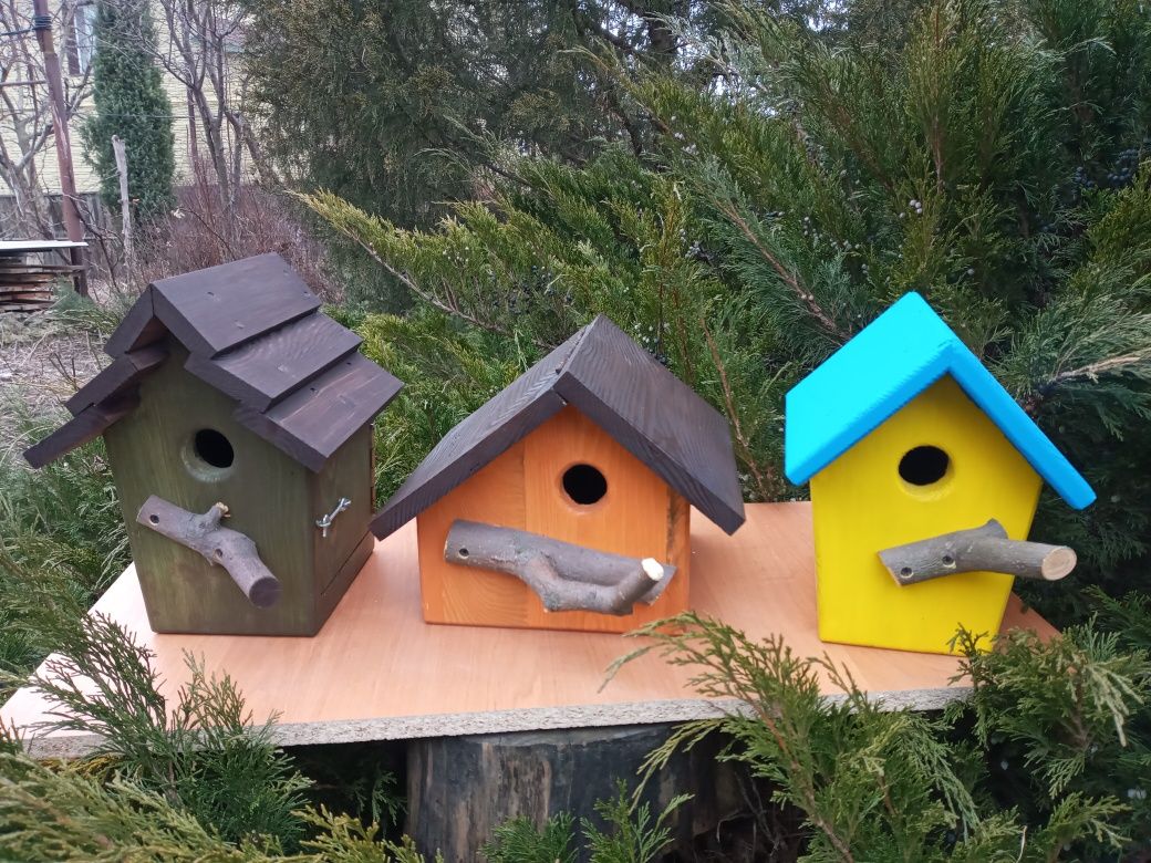 Будиночки для птахів синичники шпаківні