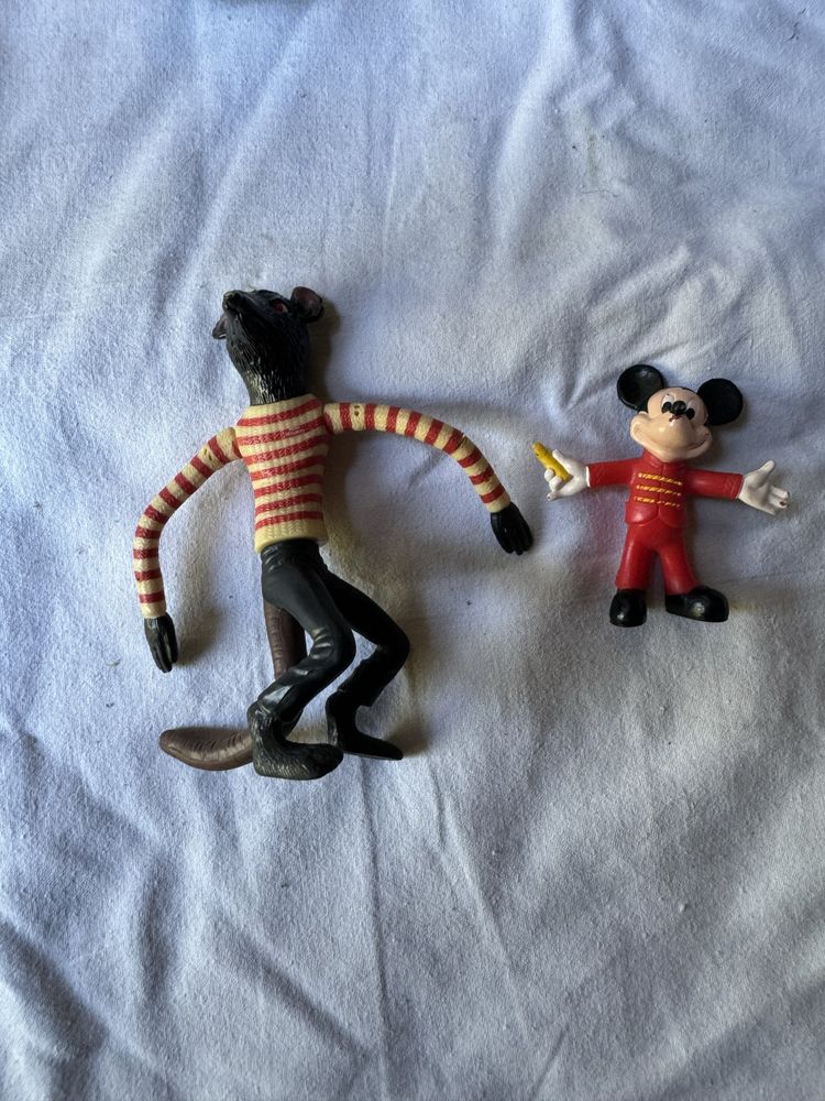 Figurki zabawki wiekszy