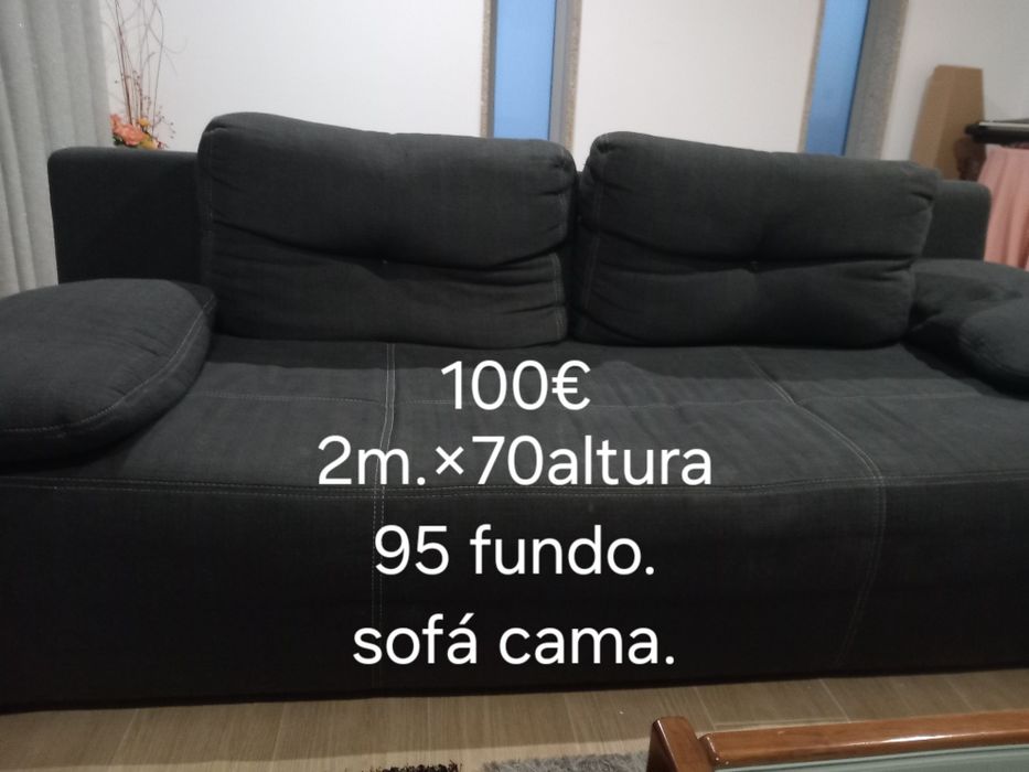 Sofá cama com medidas na foto, algumas manchas de uso