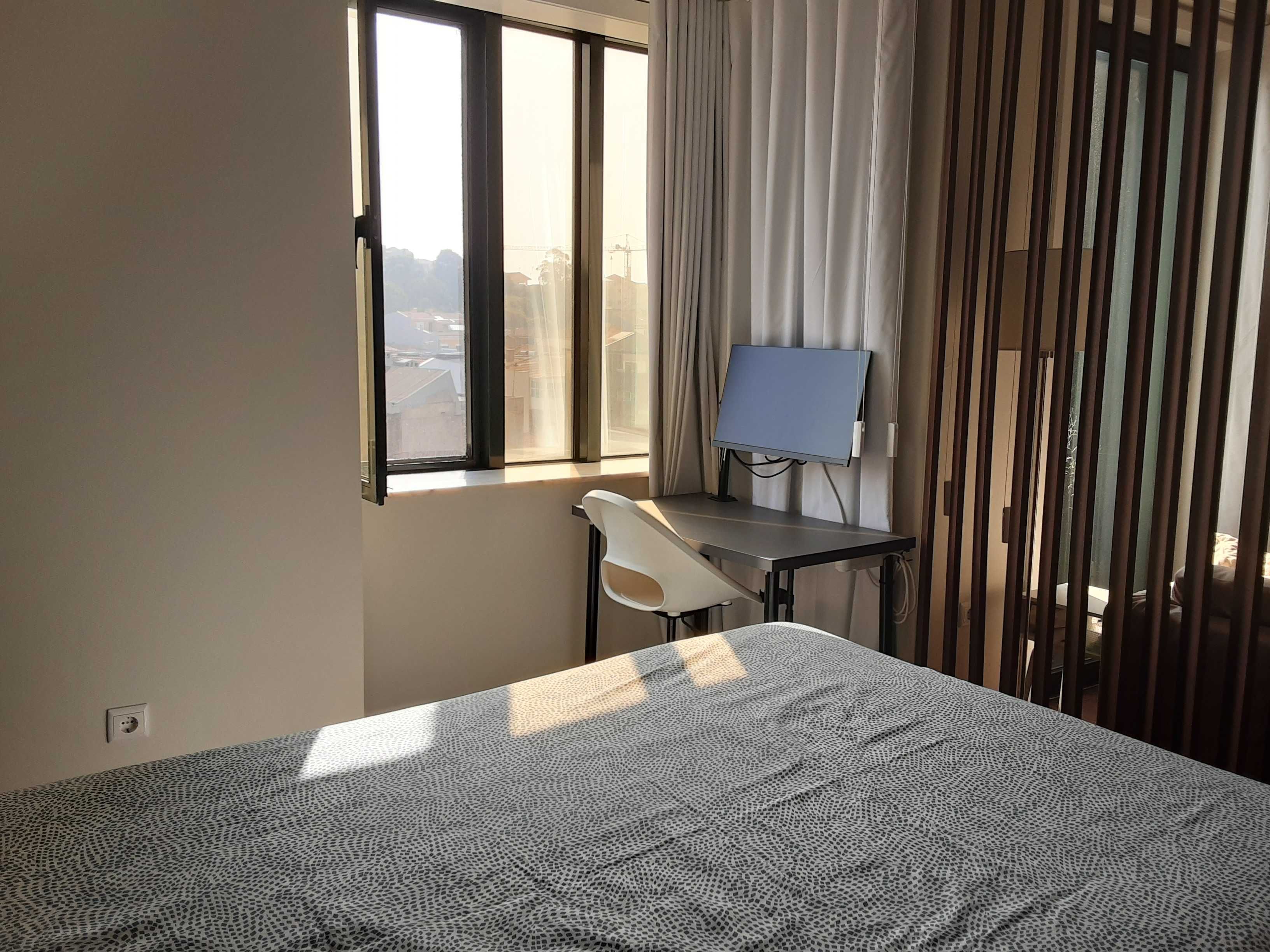 Charmoso apartamento com vistas deslumbrantes.