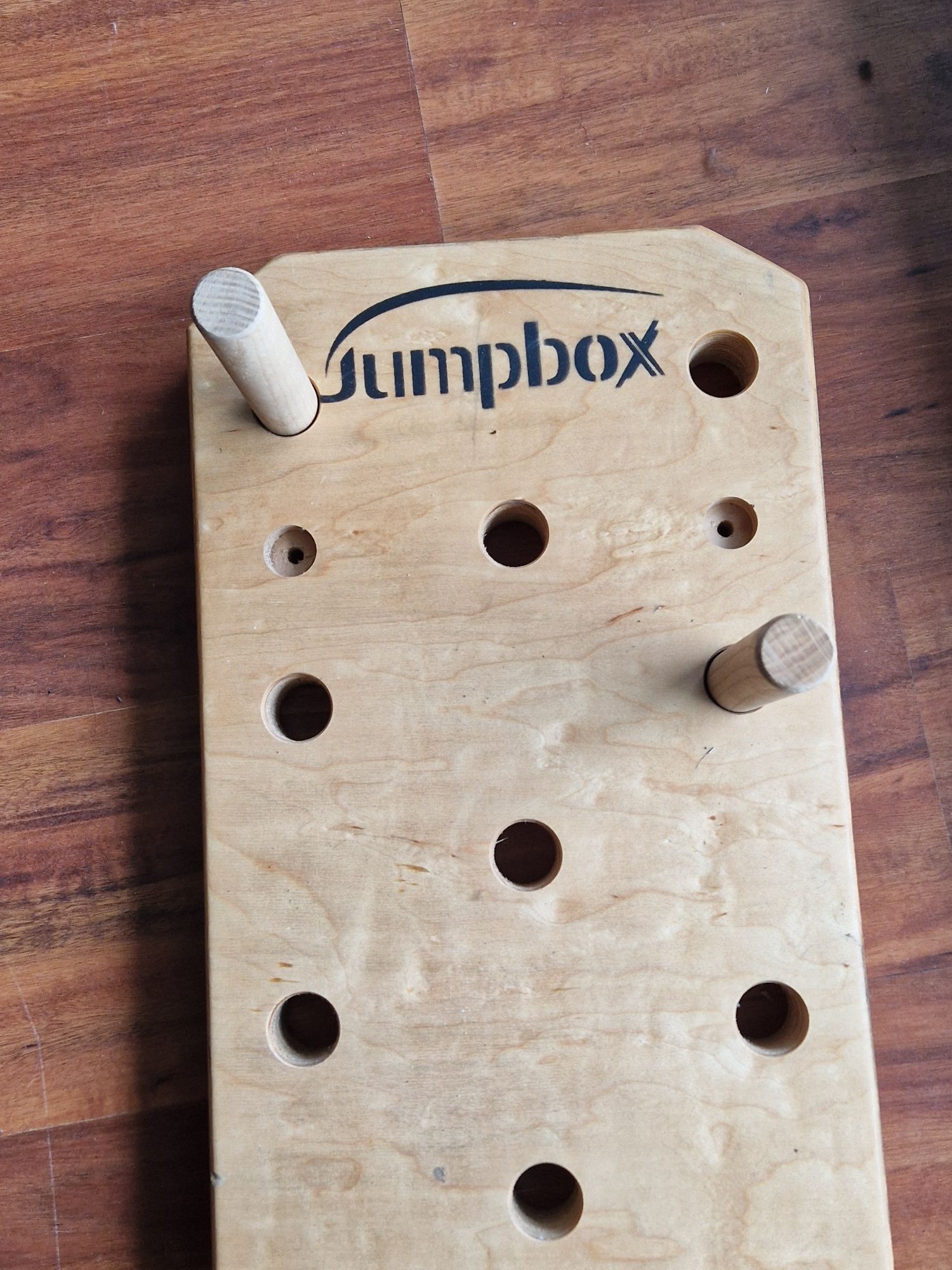 PegBoard jumpbox 120 x 30 cm + 2 kołki