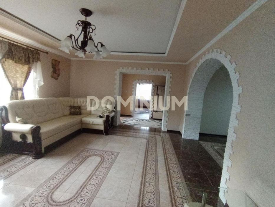 Доглянутий будинок з ремонтом, с. Неветленфолу