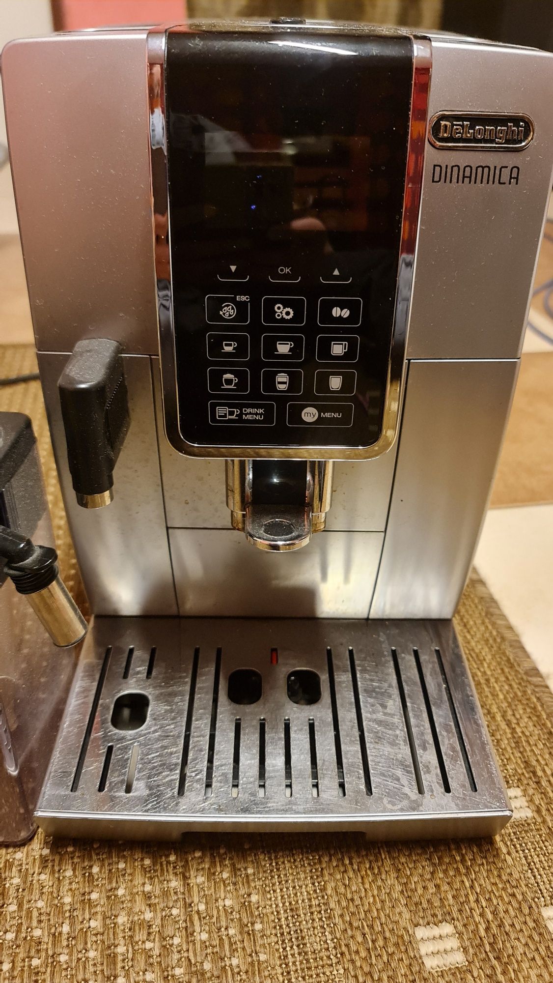 Expres ciśnieniowy DeLonghi Dinamica