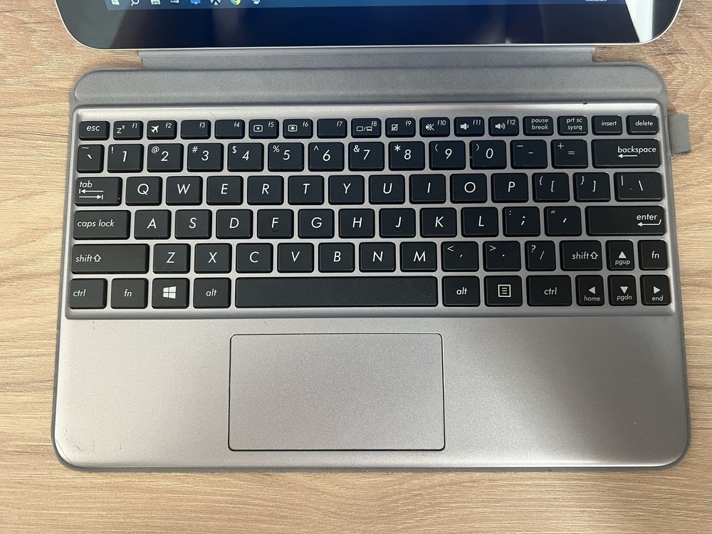 Прекрасний Планшет-Ноутбук Asus Transformer t102ha Трансформер