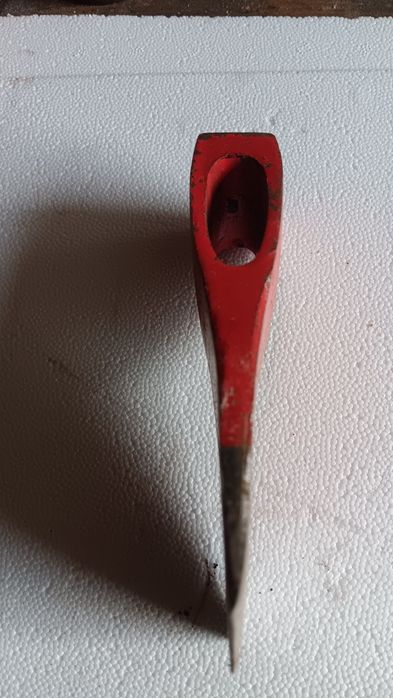 Siekiera  HW . Waga 0.6kg