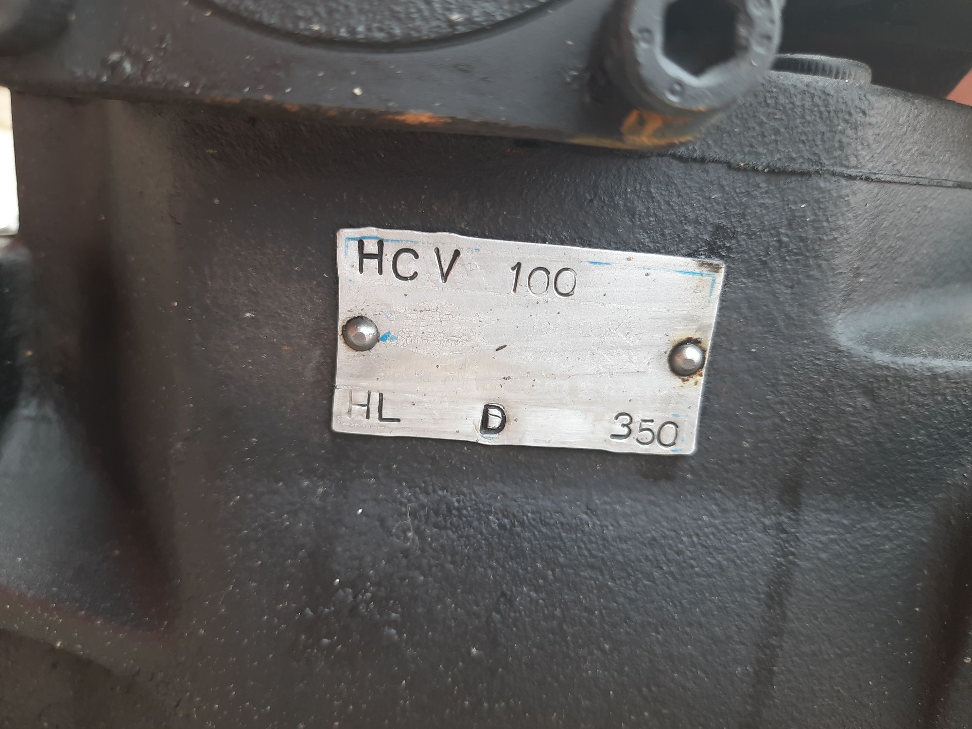 Pompa jazdy  hcv100 HIT