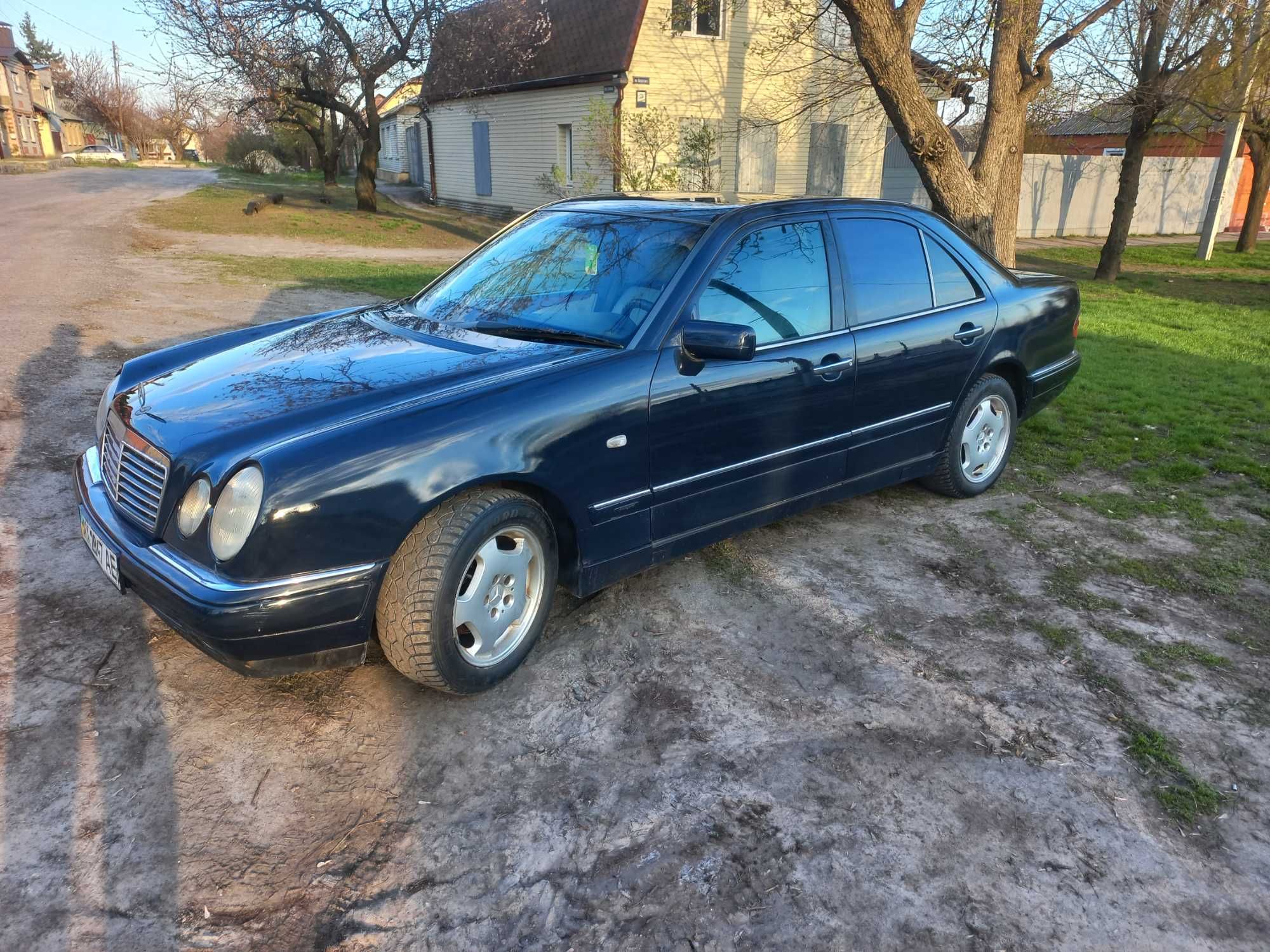 Продам Mercedes E210 ГБО 4