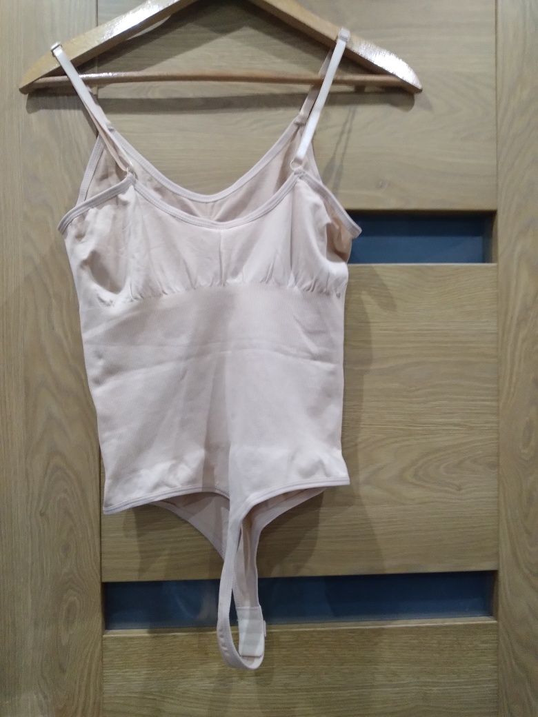Piękne cieliste body rozmiar L