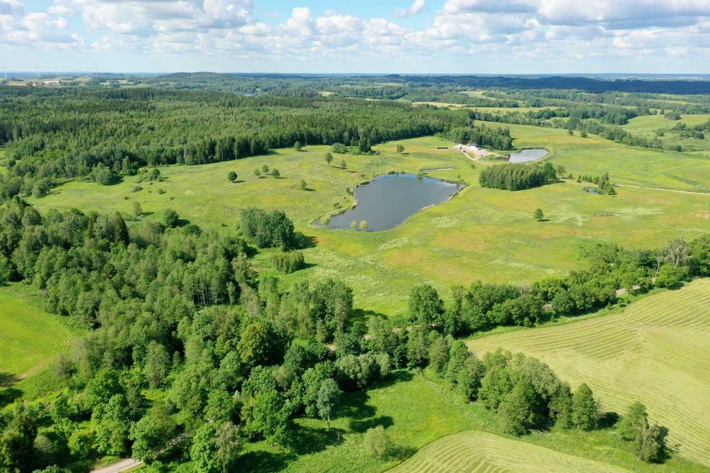 Siedlisko na Mazurach Garbatych 20 ha posiadłość ze stawem