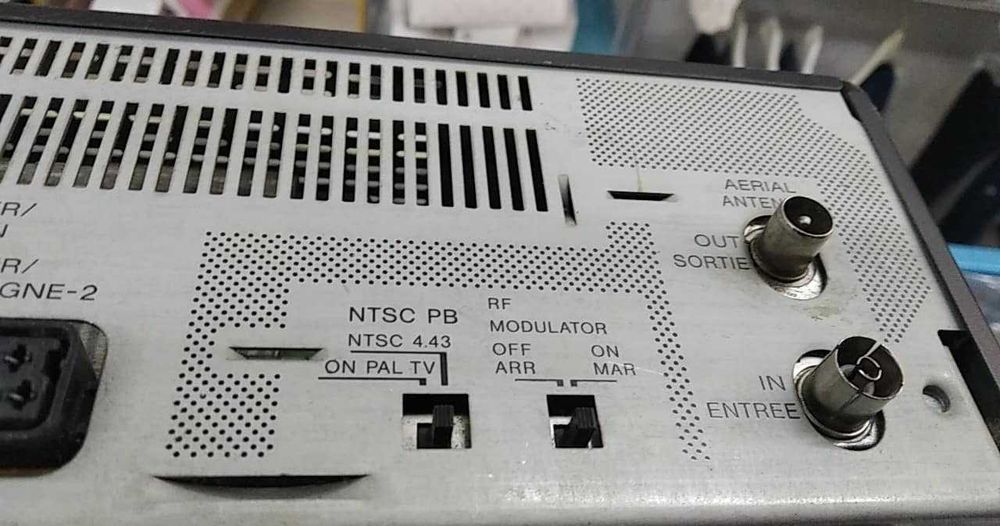 Gravador de cass. VHS Sony Modelo SLV, SÓ 25,99 c/ pequena avaria