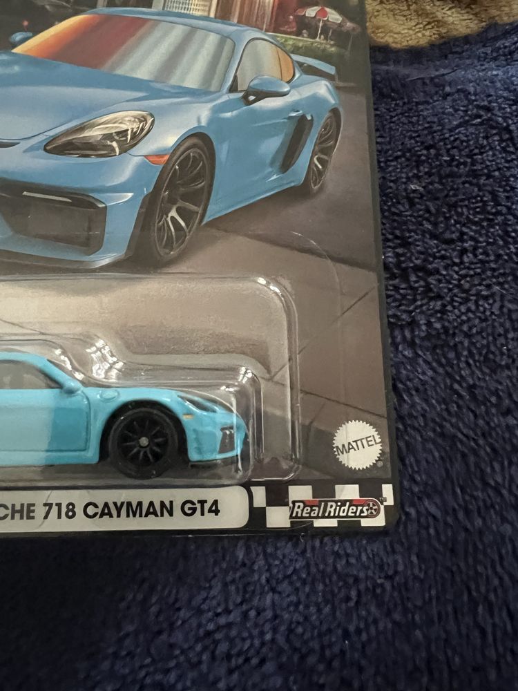 Hot Wheels Premium Porsche 718 Cayman GT4