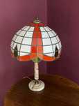 Lampa stojąca witrażowa ze szkła na kamiennej nodze