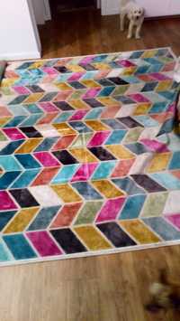 Carpete de sala colorida
