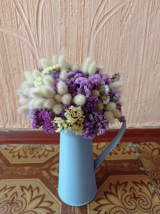 Букет із сухоцвітів, лагурус, кермек