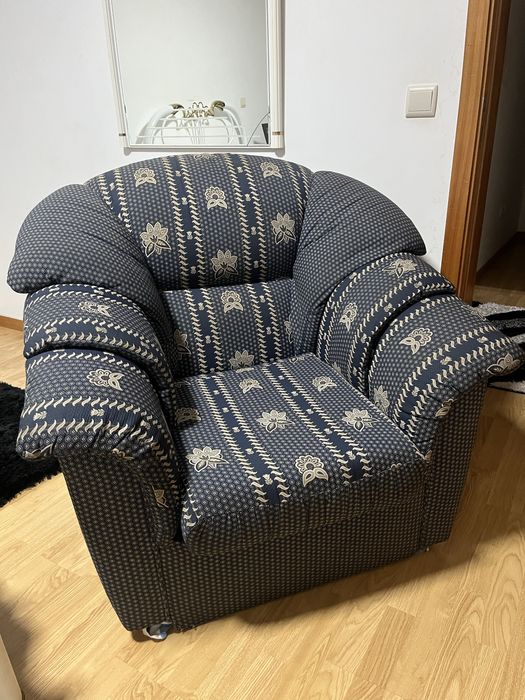 Sofá + 2 Poltronas + Mesa de Centro