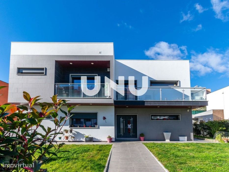 Fabulosa Moradia Unifamiliar T5 pronta a habitar para venda na Covi...