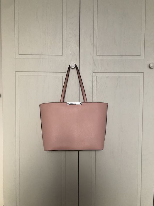 Сумка Guess рожева