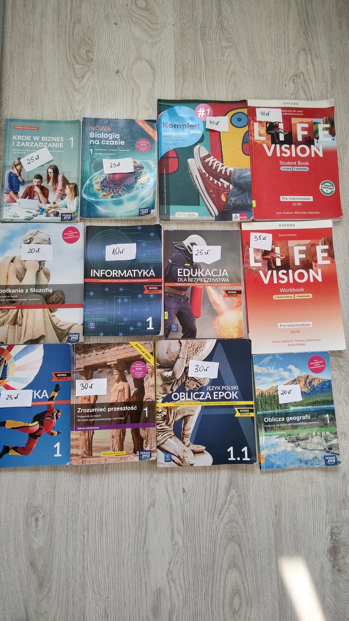 Sprzedam książki do 1klasy liceum/ Technikum