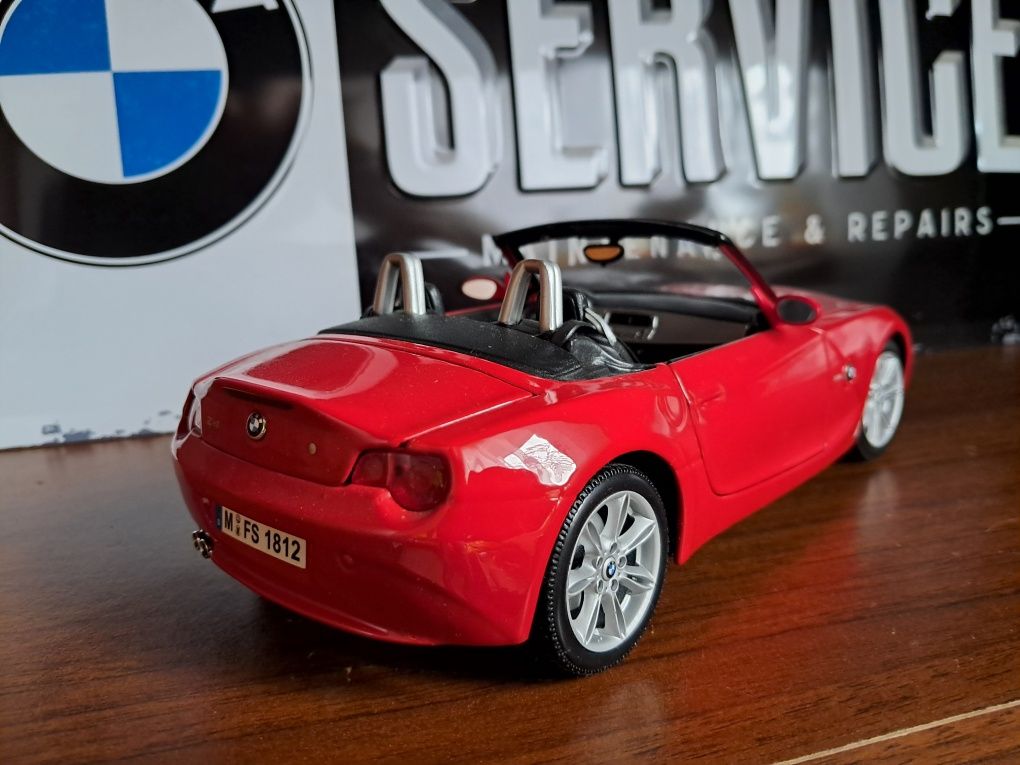 BMW z4 1:18 BMW 1/18 z4 E85