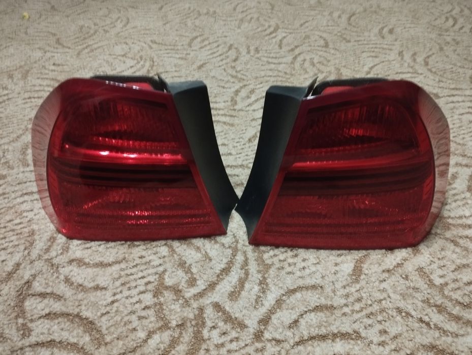 Продаю стопи для bmw e90 2006 року